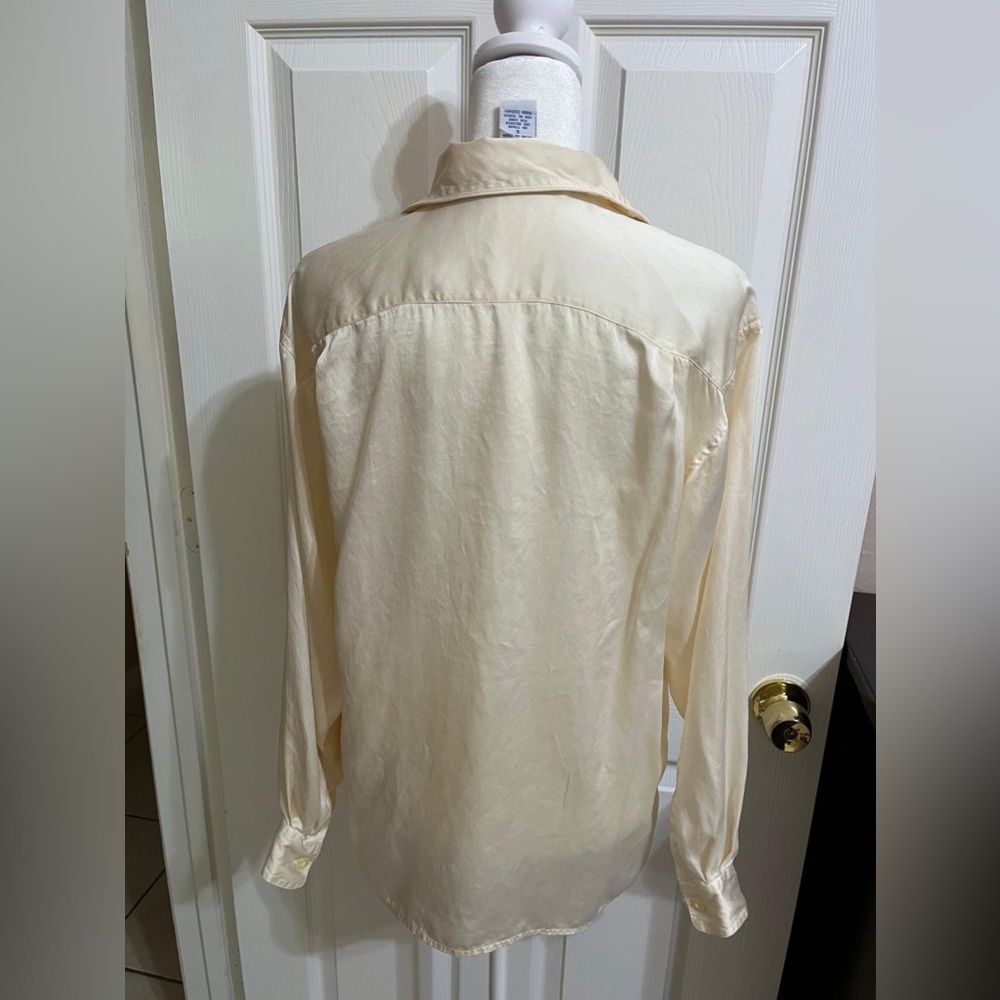 (20) Anna & Frank Cream Button-Up Blouse - Picture 5 of 14
